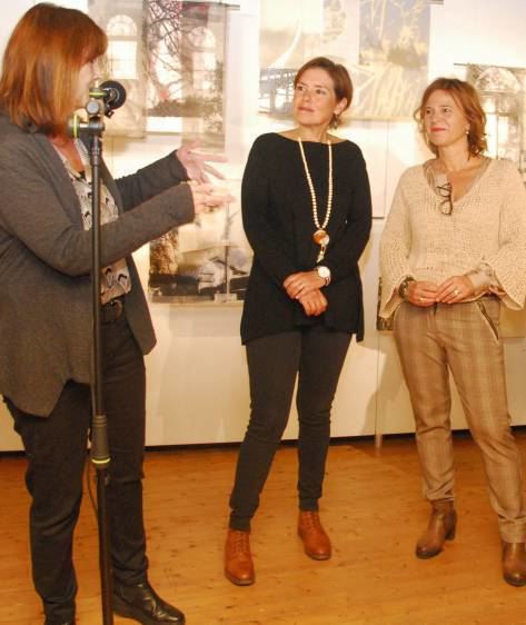 Lynn Schoene mit Pilar Colino und Nicola Barth (v.l.), Foto: Gregor, Mannheimer Morgen